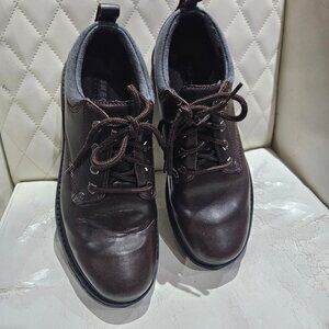 Skechers Mens Brown Leather Lace-Up Shoes With Cushioned Interior & Durable Outs